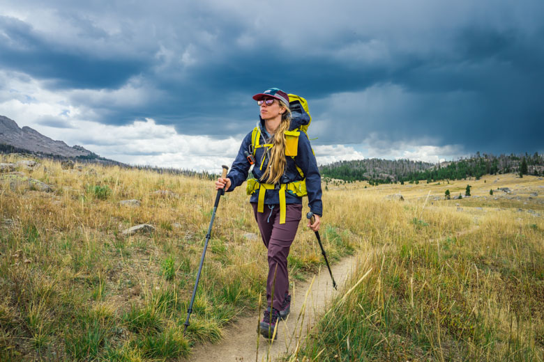 Hiking with the Arc’teryx Beta LT in The Winds Rain Jackets (Hiking with the Arc’teryx Beta LT in The Winds) (m)