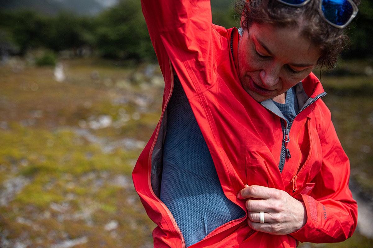 Outdoor Research Aspire Super Stretch Jacket (TorsoFlo vent open)